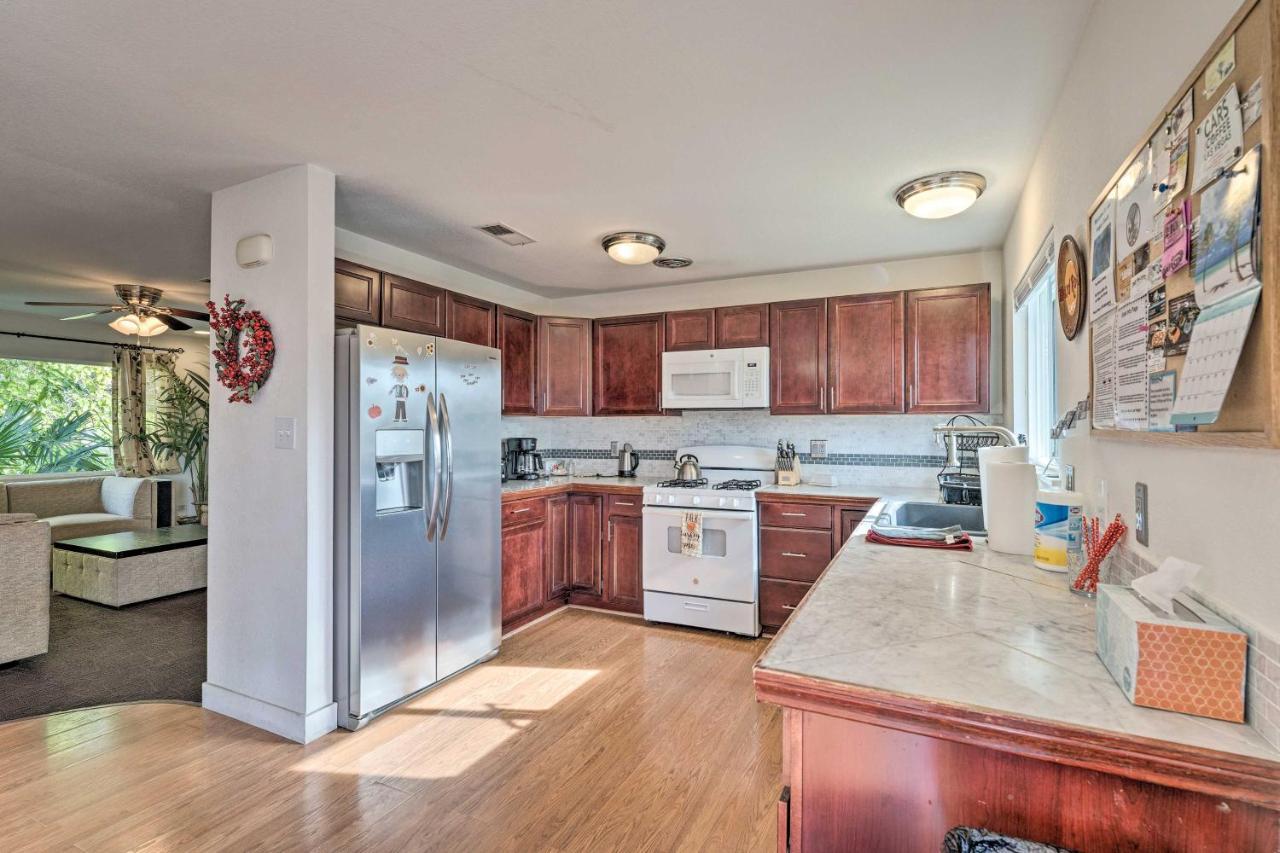 Vegas Oasis Home With Pool And Spa 7 Miles To Strip ลาสเวกัส ภายนอก รูปภาพ
